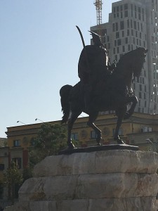 Spomenik Skenderbegu